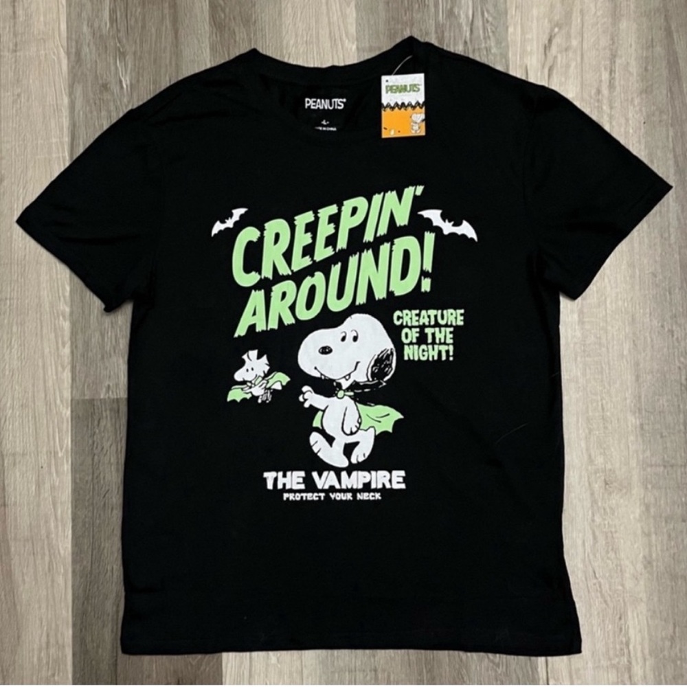 Peanuts Snoopy Vampire Creepin' Around Graphic Tee Shirt Unisex Size Large
